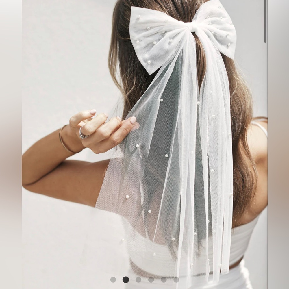 NWT Pearl BRIDE hair bow
